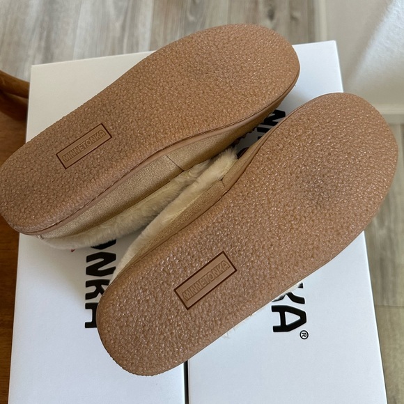 Minnetonka Moccasin slippers - Picture 8 of 12